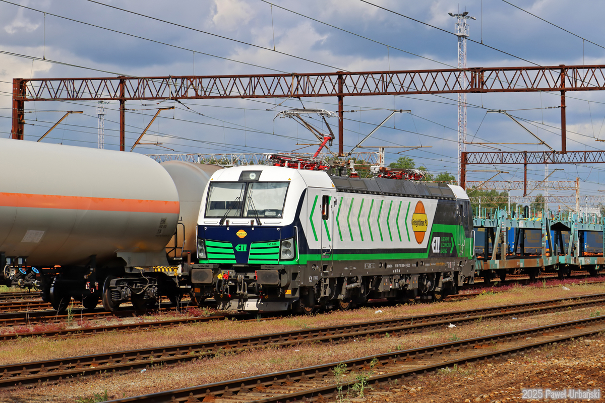 X4EA-880