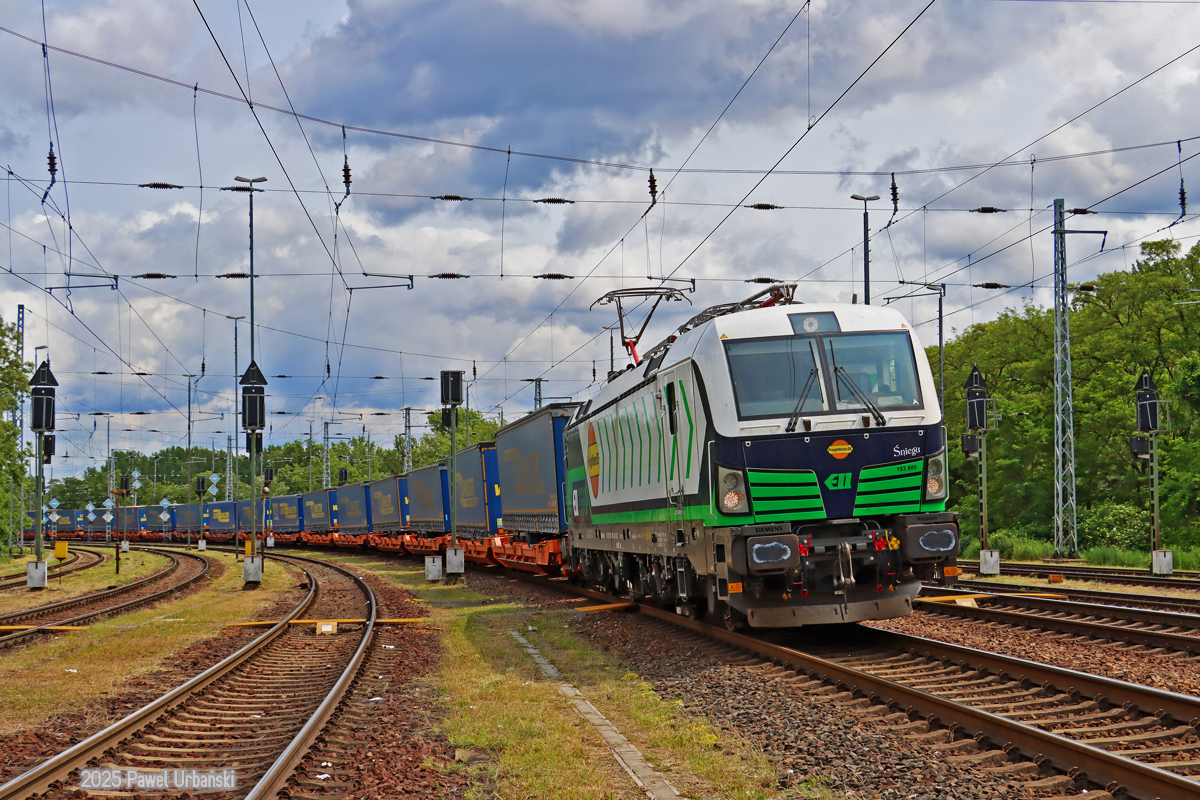X4EA-880