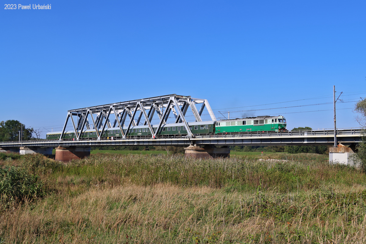 SU46-029